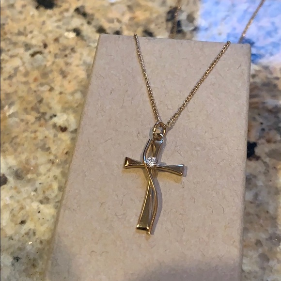 Cross necklace with faux diamond embellishment - Picture 2 of 2